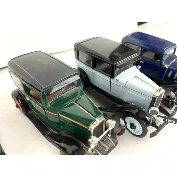 Lot of 7 Diecast Maisto Chevy Ford Model T Toy Cars Collectibles - Picture 1 of 16
